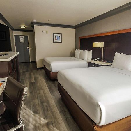 Comfort Inn & Suites Near Universal - N Hollywood - Burbank Los Angeles Buitenkant foto