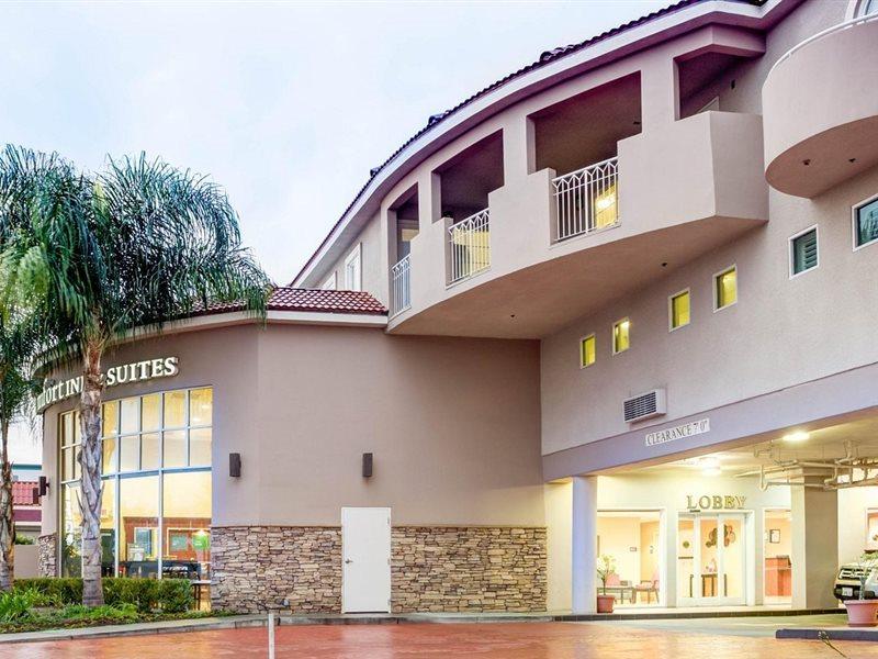 Comfort Inn & Suites Near Universal - N Hollywood - Burbank Los Angeles Buitenkant foto