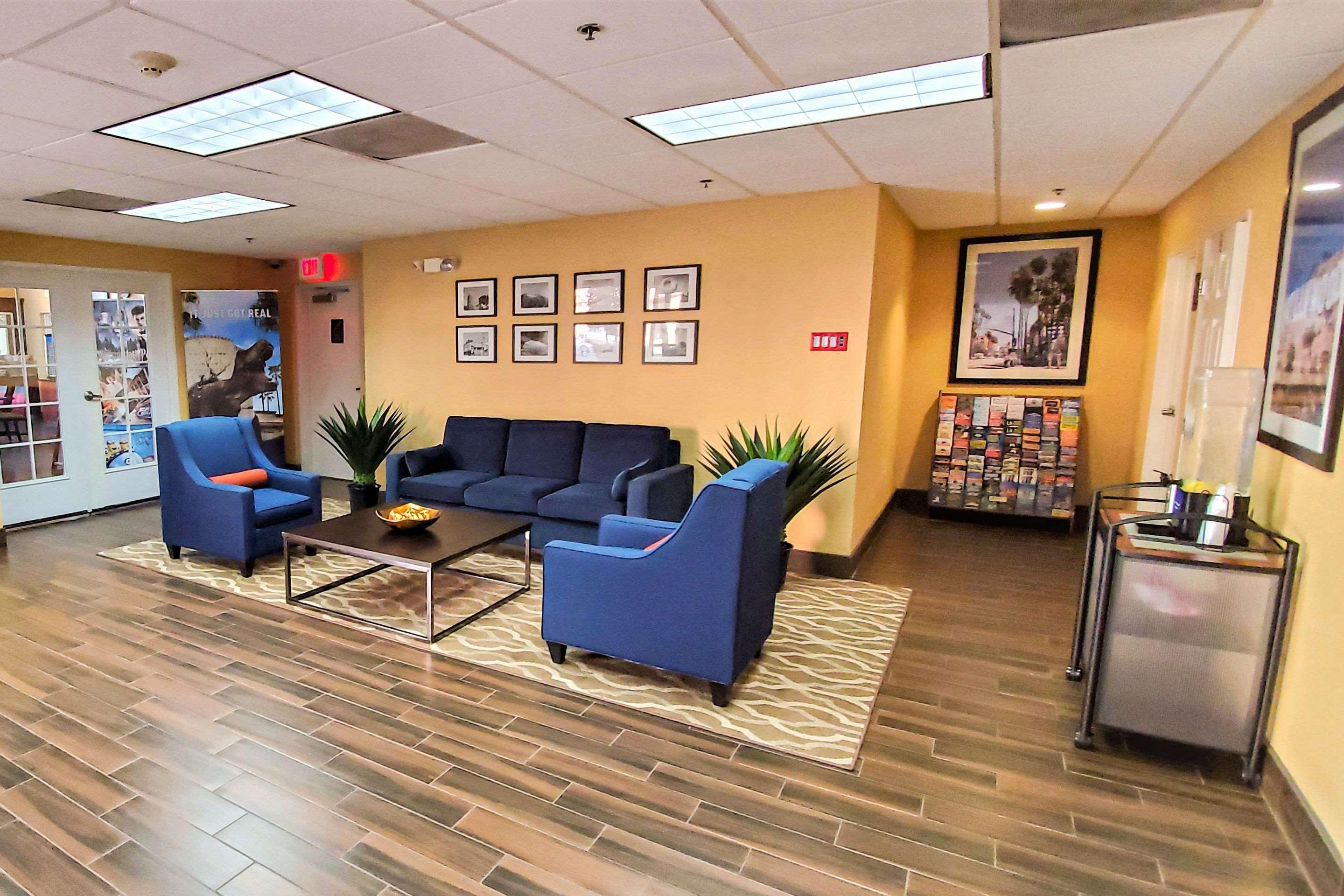 Comfort Inn & Suites Near Universal - N Hollywood - Burbank Los Angeles Buitenkant foto
