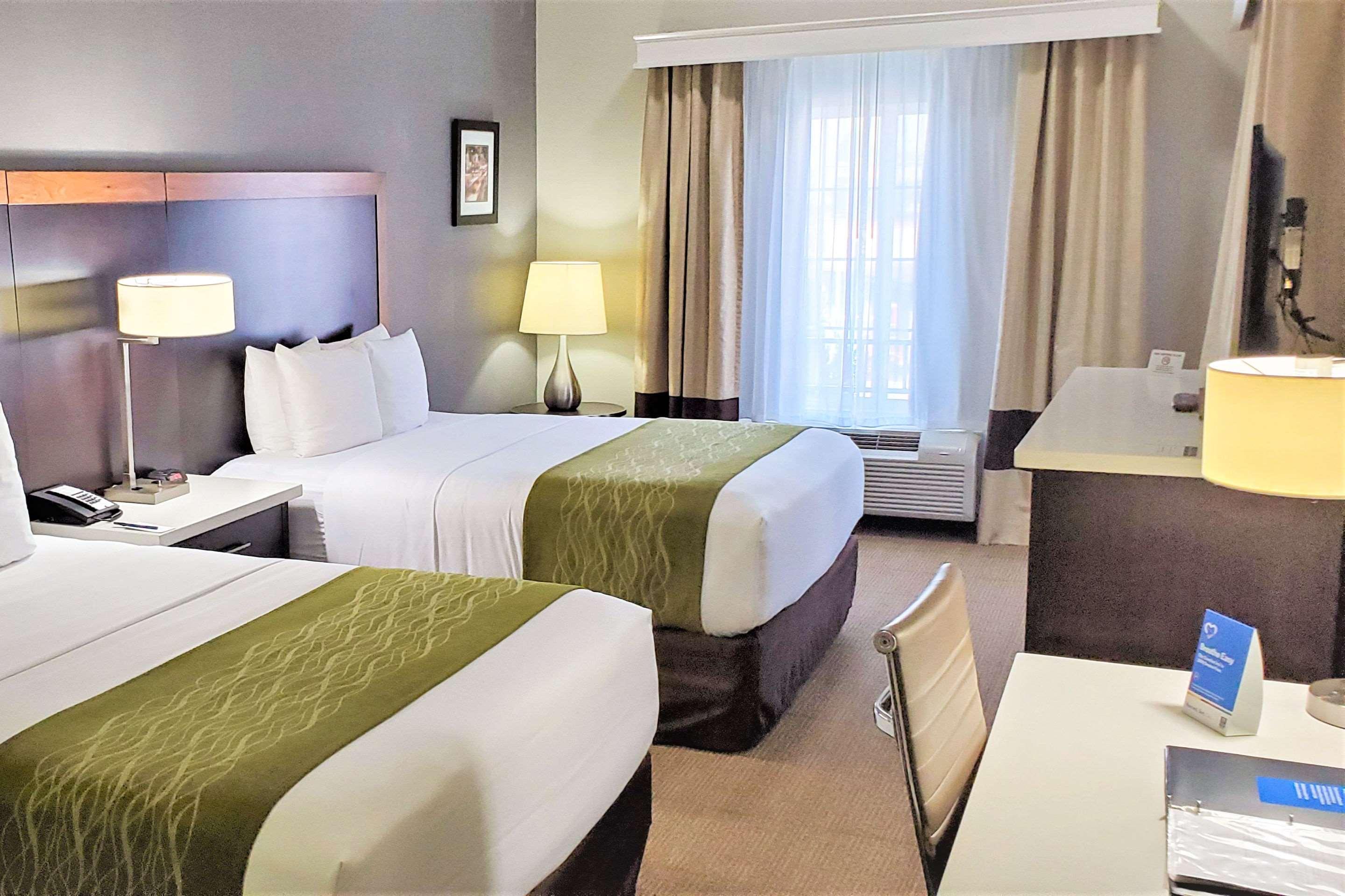 Comfort Inn & Suites Near Universal - N Hollywood - Burbank Los Angeles Buitenkant foto
