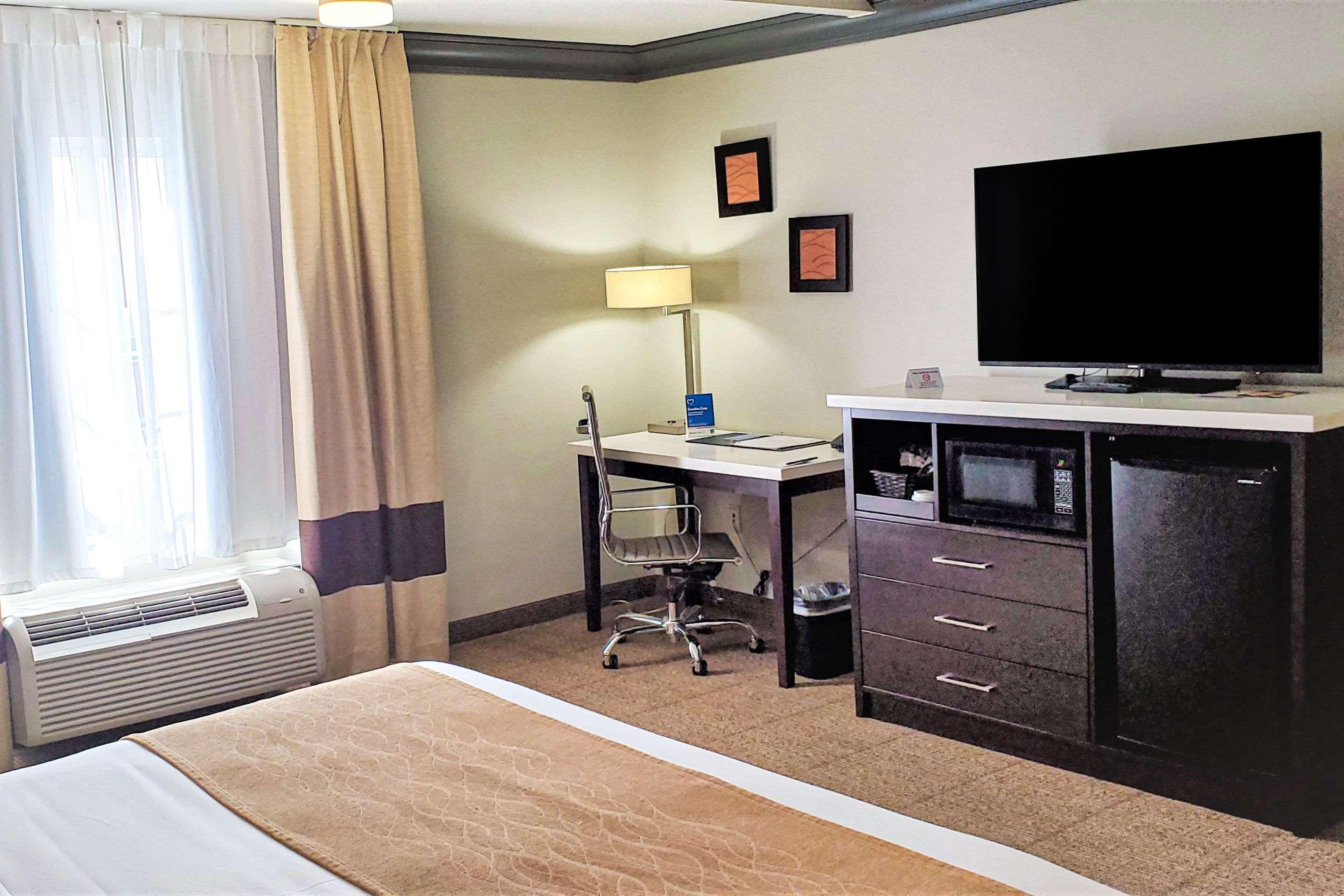 Comfort Inn & Suites Near Universal - N Hollywood - Burbank Los Angeles Buitenkant foto