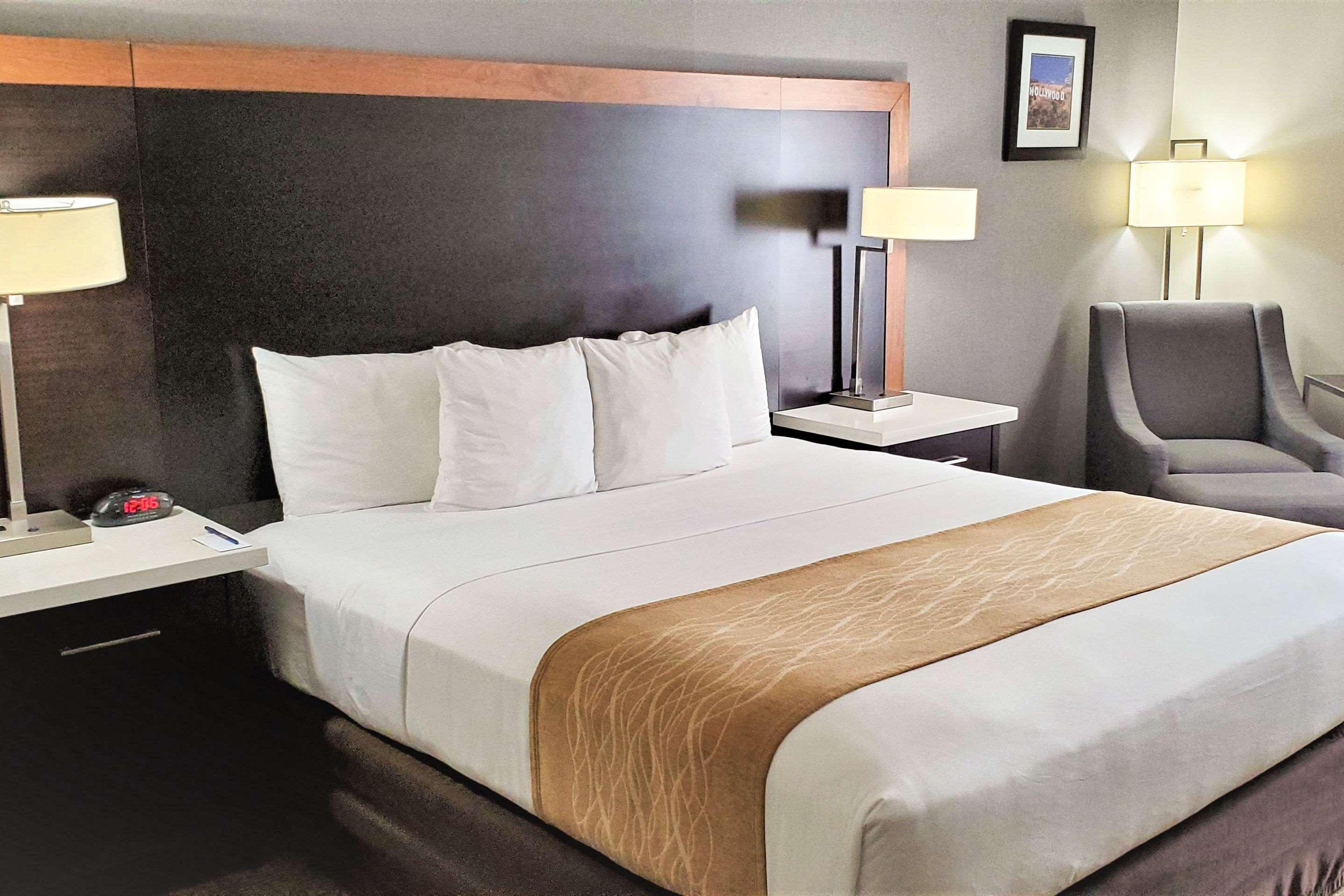 Comfort Inn & Suites Near Universal - N Hollywood - Burbank Los Angeles Buitenkant foto