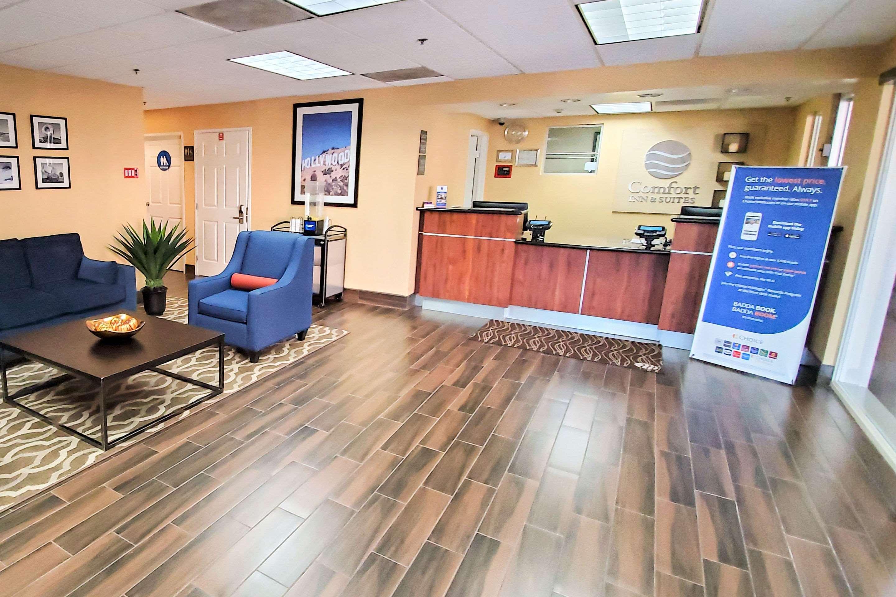 Comfort Inn & Suites Near Universal - N Hollywood - Burbank Los Angeles Buitenkant foto