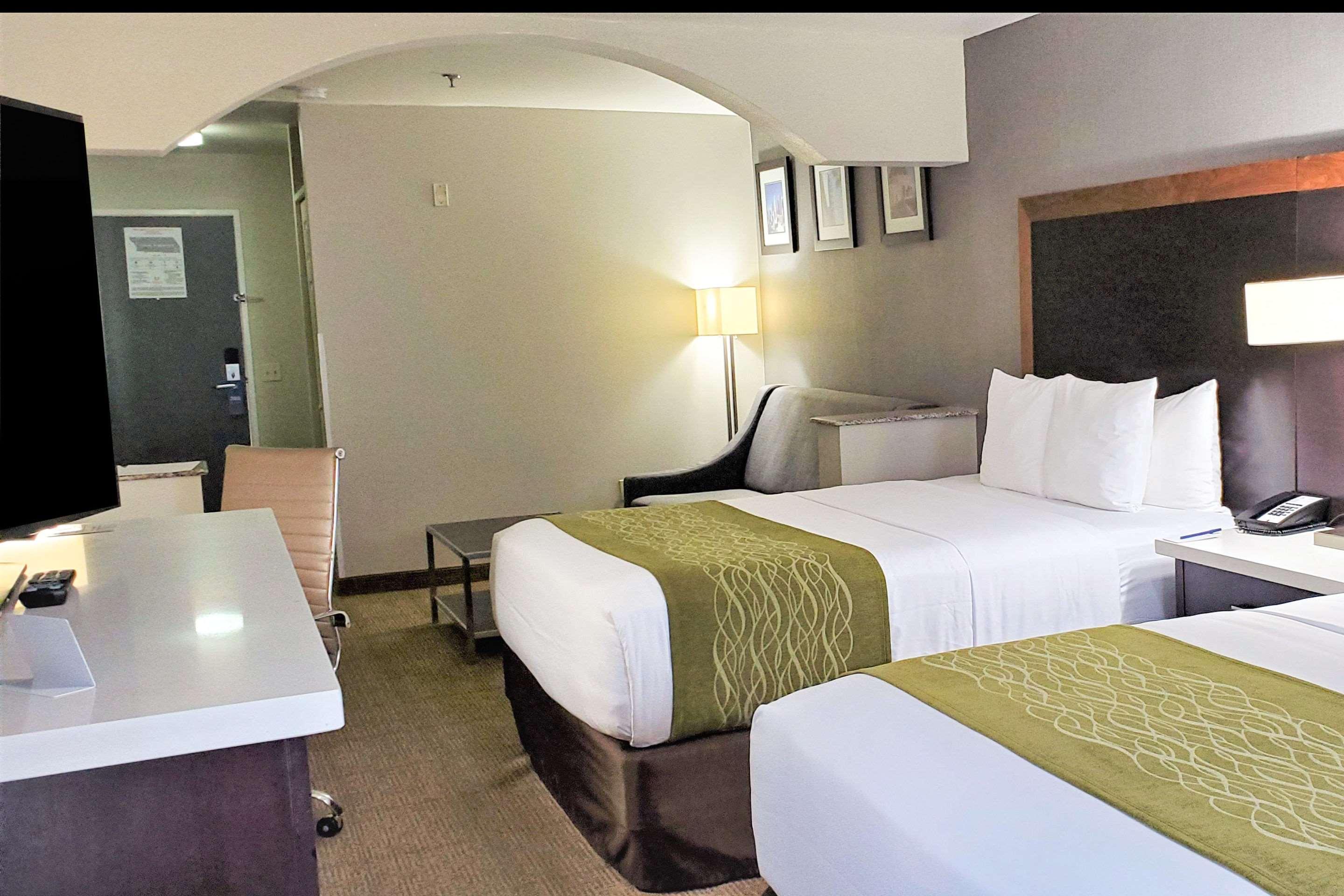 Comfort Inn & Suites Near Universal - N Hollywood - Burbank Los Angeles Buitenkant foto