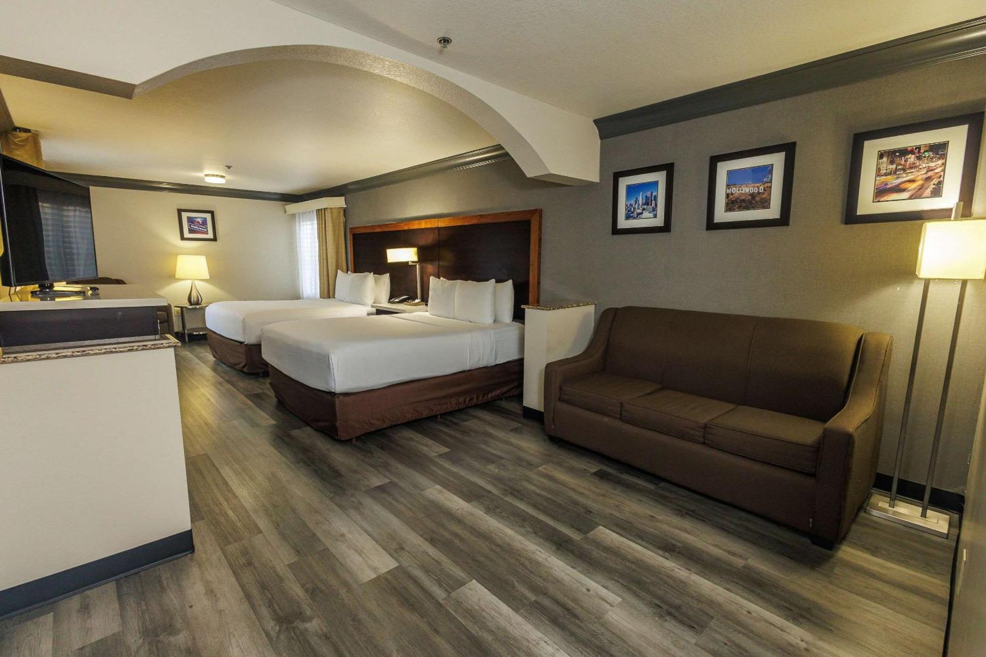 Comfort Inn & Suites Near Universal - N Hollywood - Burbank Los Angeles Buitenkant foto