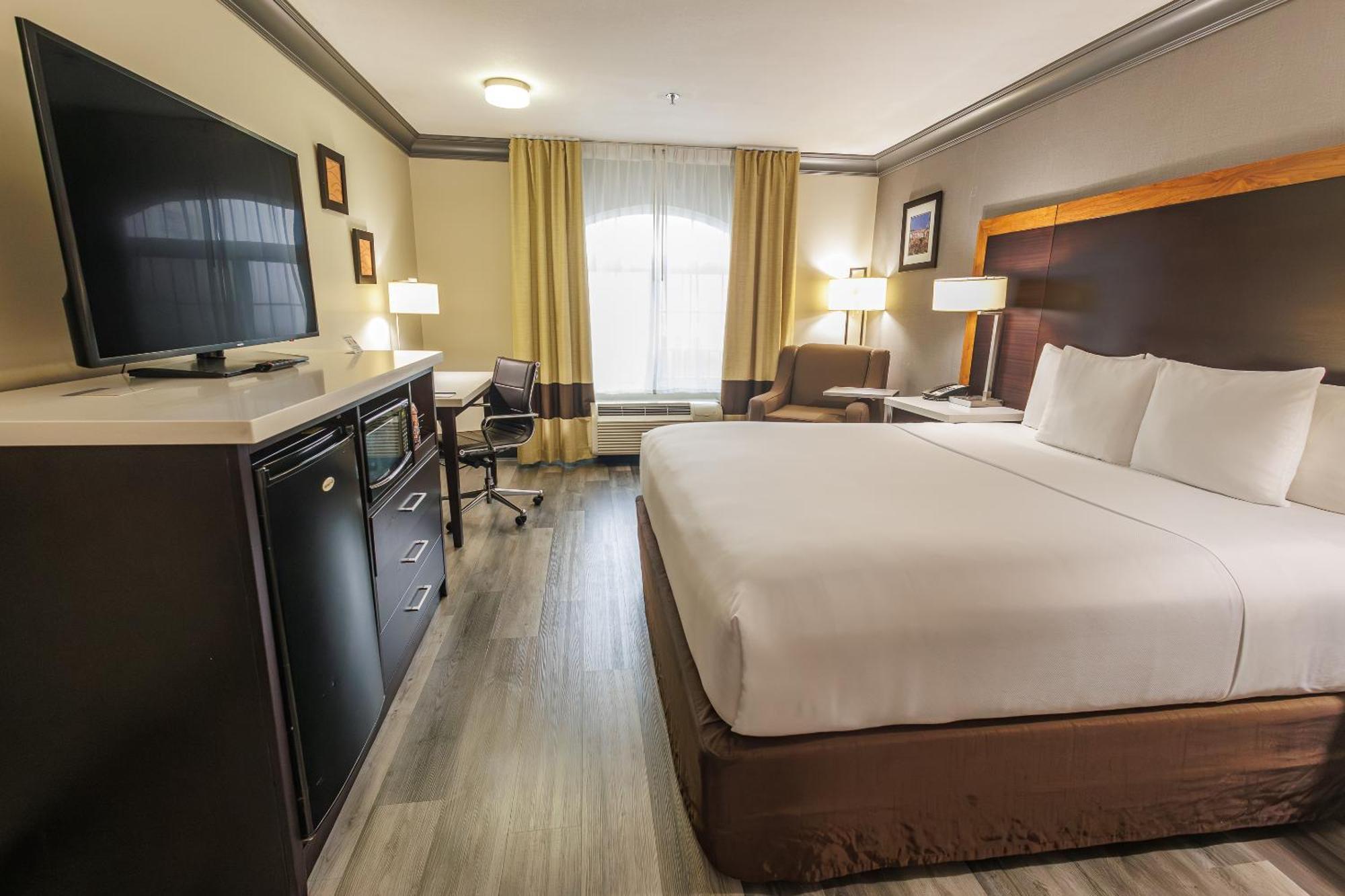 Comfort Inn & Suites Near Universal - N Hollywood - Burbank Los Angeles Buitenkant foto