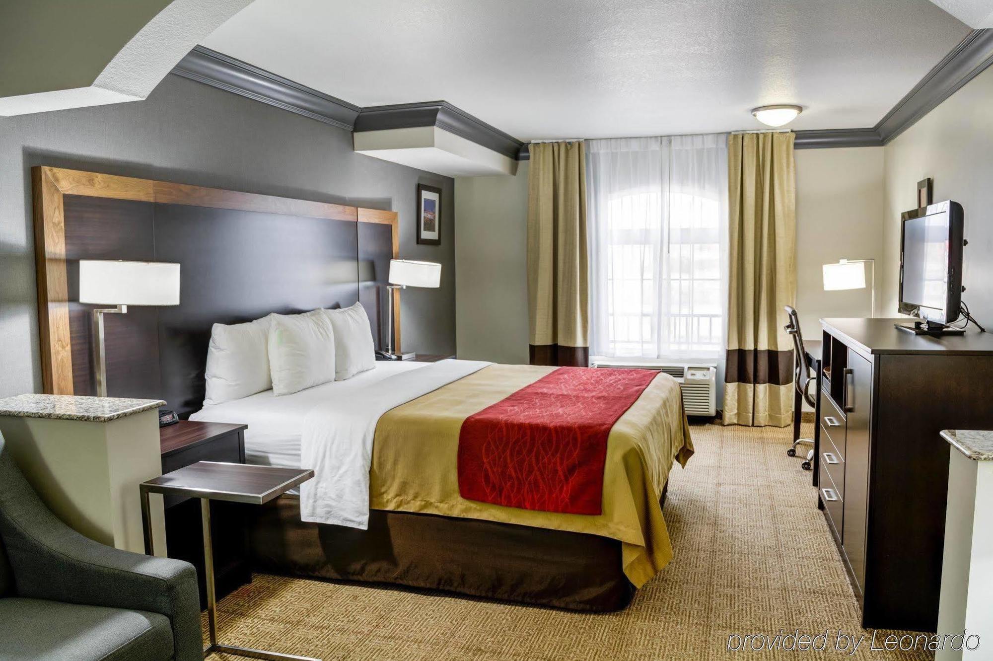 Comfort Inn & Suites Near Universal - N Hollywood - Burbank Los Angeles Buitenkant foto